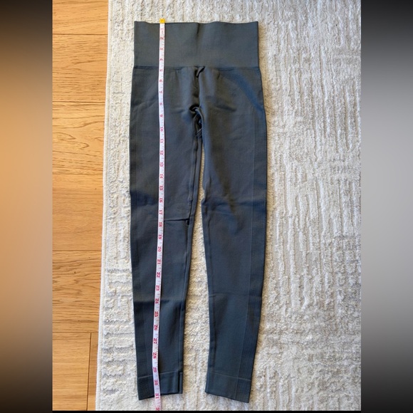 set active leggings - Picture 2 of 5